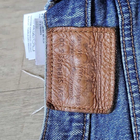 Levi's ankle cropped jeans with frayed hem - Picture 2 of 13